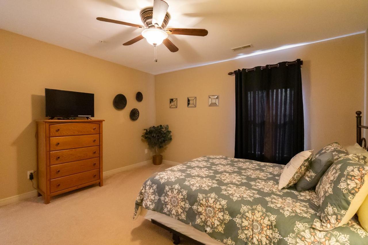 4Br Walk-In - Foosball Table - Hot Tub - Fire Pit - Free Tickets Included - Dv166 Branson Luaran gambar