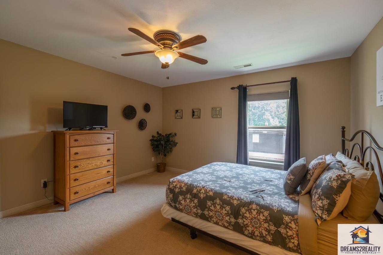 4Br Walk-In - Foosball Table - Hot Tub - Fire Pit - Free Tickets Included - Dv166 Branson Luaran gambar